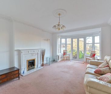 4 bedroom detached house to rent - Photo 2