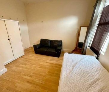 House share to rent - Photo 1