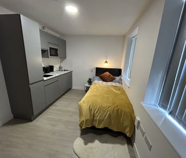 Studio Flat, Humphrey Road, M16 - Photo 3