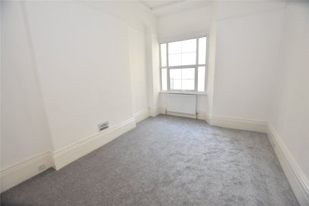 Orchard Gardens, Teignmouth, Devon, TQ14 - Photo 4