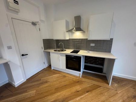 Studio to rent - Photo 2