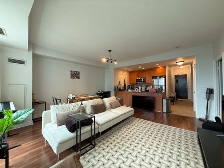 For Lease - 8 Park Road Unit# 3812, Toronto, Ontario - Photo 3