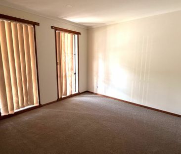 1 Geoffrey Court, Narre Warren VIC - Photo 2