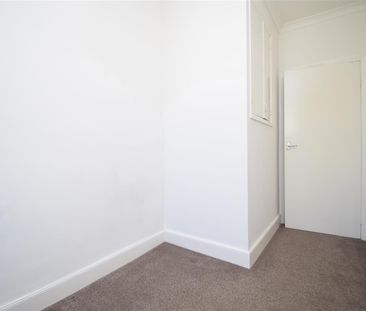 Denby Dale Road West, Calder Grove, Wakefield - Photo 2