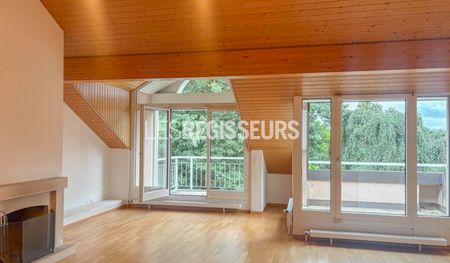 Appartement mansardé de 5 pièces avec balcon au dernier étage - Photo 3