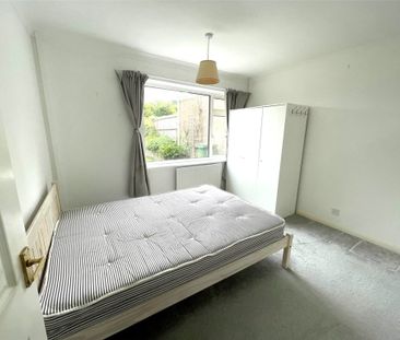 2 Bedroom Bungalow - Priors Dean Road, Winchester - Photo 2