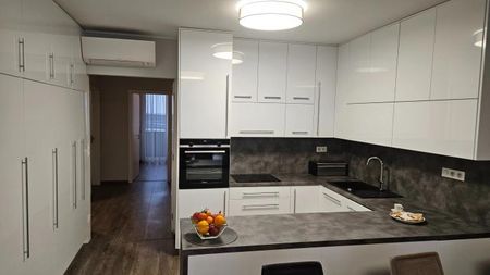 Prenájom 3-izbového bytu – Blumentalská ulica - Fotografia 5