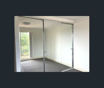 TWO BEDROOM APARTMENT IN THE HEART OF MOSMAN - Photo 2