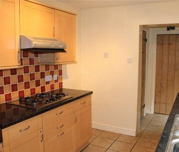 3 bedroom semi-detached house to rent - Photo 2