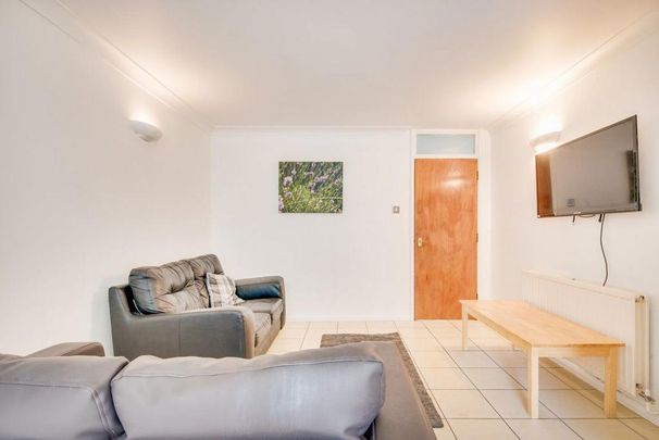 5 bedroom house to rent - Photo 1