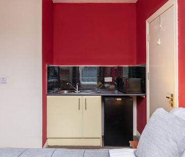Studio to rent - Photo 6