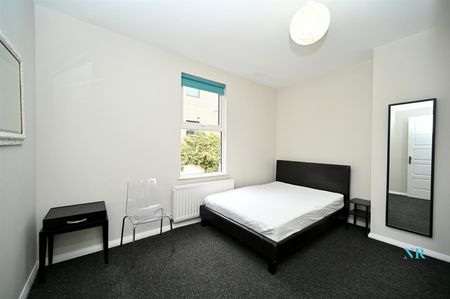 107 Charles Street South, Belfast, BT12 5GB - Photo 5