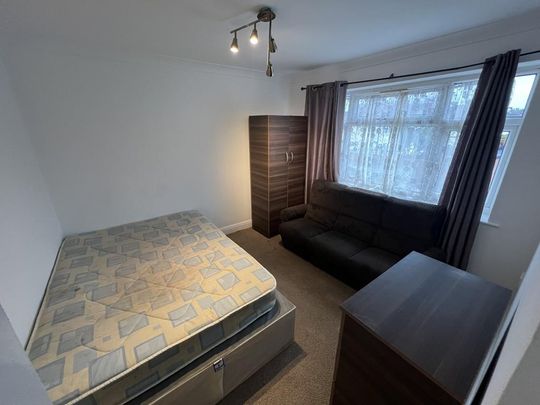 2 bedroom maisonette to rent - Photo 1