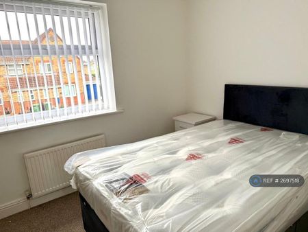 2 bedroom semi-detached house to rent - Photo 4