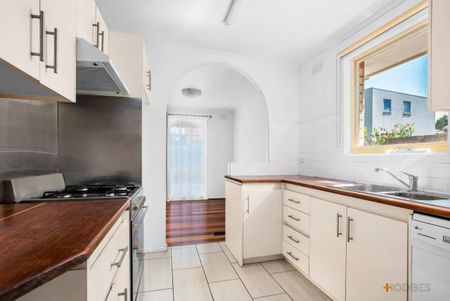 HIGHLY SOUGHT AFTER LOCATION | MINUTES FROM BEACH | SPACIOUS LIVING - Photo 3