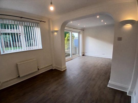 3 bedroom detached bungalow to rent - Photo 1