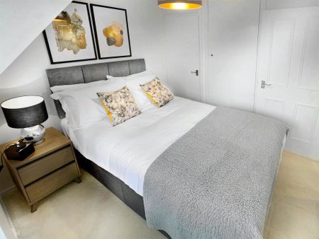 2 Bed, House - Photo 3