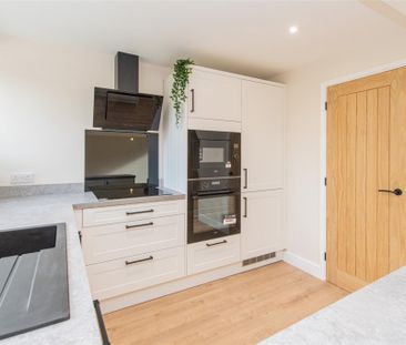 3 bed House To Let - Photo 4