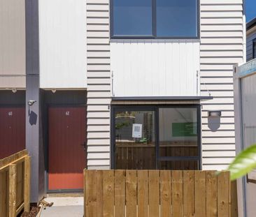 3 Bedroom in Wattle Downs - Photo 2