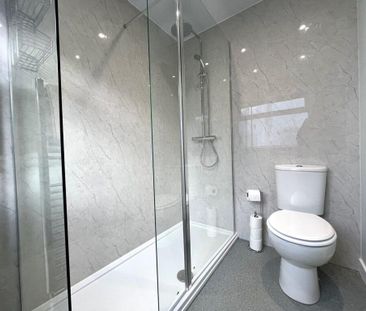 2 bedroom semi-detached bungalow to rent - Photo 6