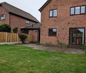 Shireway Close,Folkestone, CT19 - Photo 3