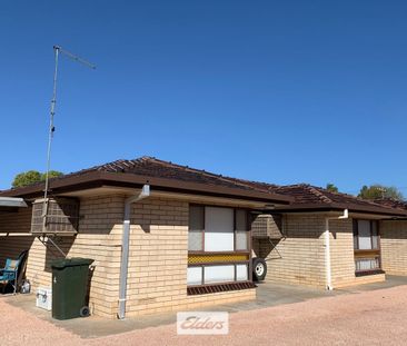 Neat 2 Bedroom Unit - Photo 2