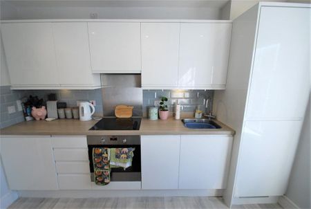 1 bedroom apartment to rent - Photo 2
