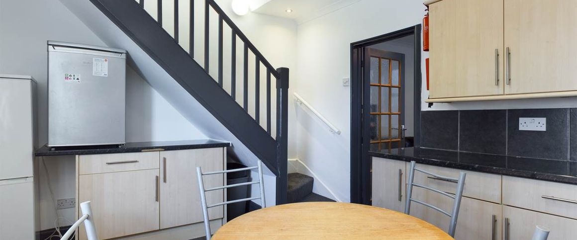 4 bed house to rent in Waterloo Place, WATERLOO PLACE , SA2 - Photo 1