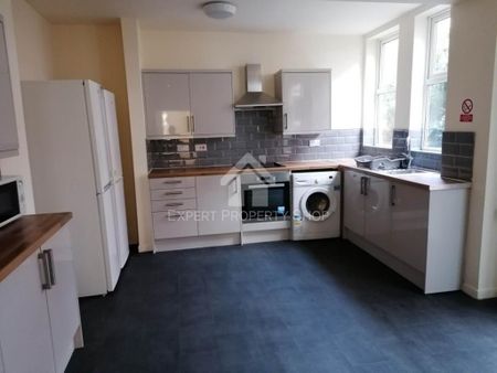 1 bedroom in a house share to rent - Photo 4