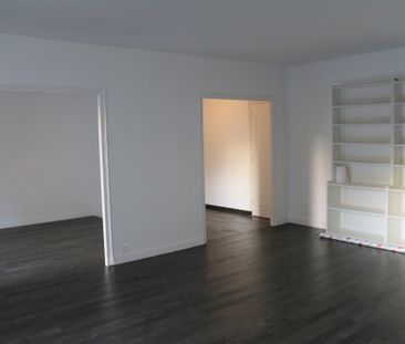 Location Appartement 5 pièces 123m² NEUILLY SUR SEINE 92200 - Photo 3