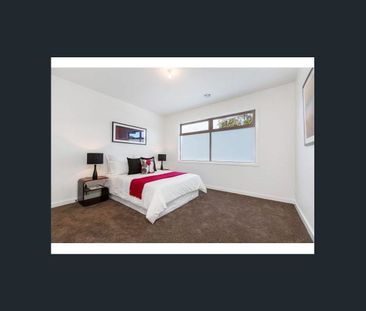 Stylish Living in a Sought-After Cheltenham Location - Photo 6
