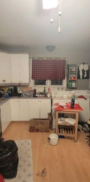 Beau 3 1/2 à louer à Saint-Hyacinthe- Disponible dès décembre - Photo 1