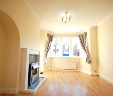 2 bedroom end of terrace house to rent - Photo 2