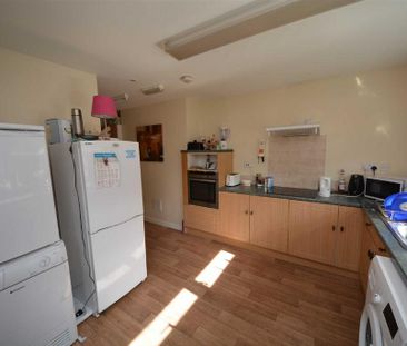 1 bedroom in a house share to rent - Photo 6