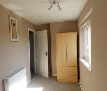 3 bedroom House To Let - Photo 4