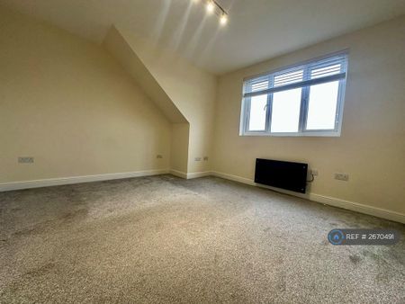 4 bedroom flat to rent - Photo 4