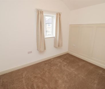3 Bedroom House - Terraced - Photo 4
