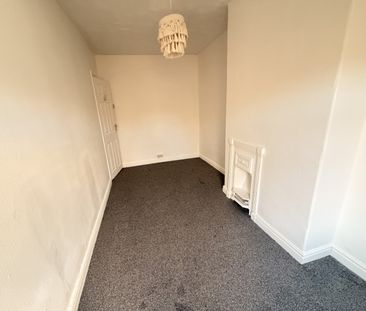 Bradley Lane, Standish, Wigan, WN6 0XF - Photo 6