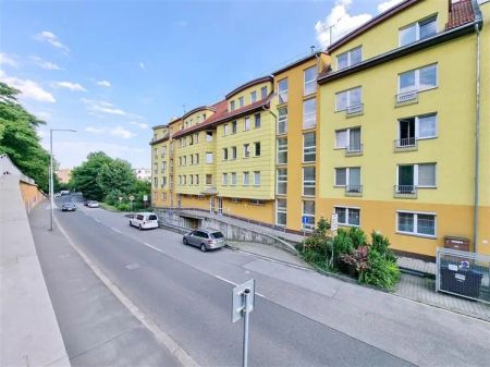 Kompletně zařízený mezonetový byt 4+kk, Praha 8 - Libeň - Photo 4