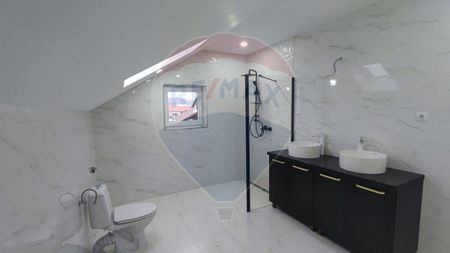 De inchiriat spatiu generos nerezidential la mansarda cas... - Fotografie 3