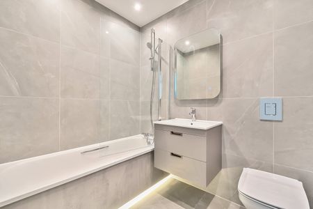 3 bedroom flat to rent - Photo 3