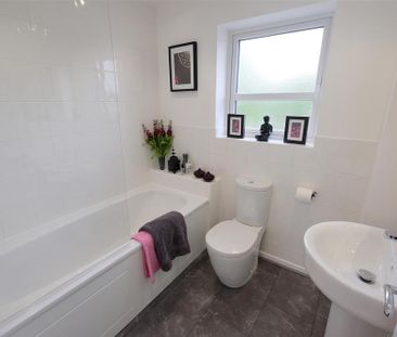 3 bedroom detached house to rent - Photo 5