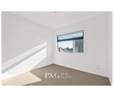 Low-Maintenance Townhouse in a Convenient Braybrook Location - Photo 3