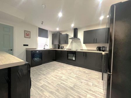 1 bedroom in a house share to rent - Photo 4