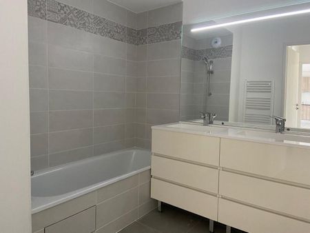 APPARTEMENT T3 62M - Photo 4