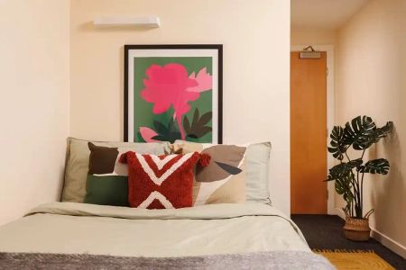 Large Standard Double Ensuite : Three Bed Flat - Photo 2