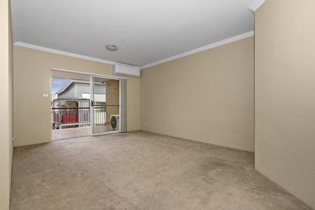 Neat and Tidy 2 Bedroom Unit - Photo 4