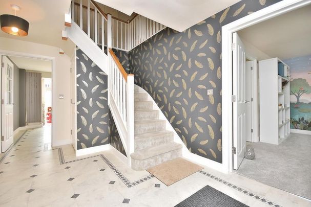 5 bedroom detached house to rent - Photo 1