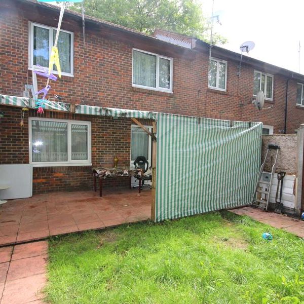 3 bedroom terraced house to rent - Photo 1