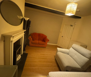 1 bedroom in a house share to rent - Photo 5